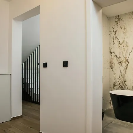 New Luxury Colorful With 60sqm Heated Pool, Jacuzzi, Sauna, 6 Bedrooms *