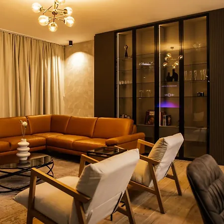 New Luxury Colorful With 60sqm Heated Pool, Jacuzzi, Sauna, 6 Bedrooms Zmijavci