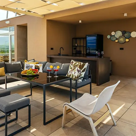 New Luxury Colorful With 60sqm Heated Pool, Jacuzzi, Sauna, 6 Bedrooms Villa