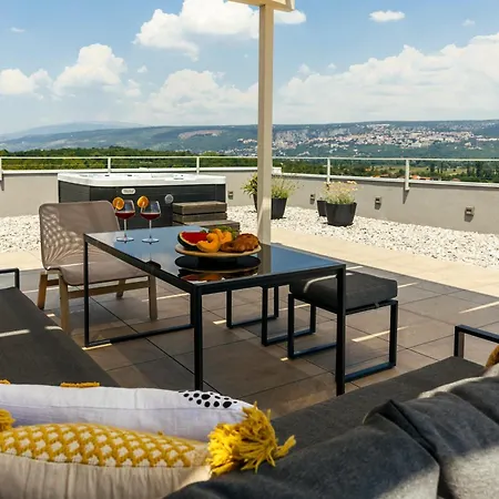 Villa New Luxury Colorful With 60sqm Heated Pool, Jacuzzi, Sauna, 6 Bedrooms
