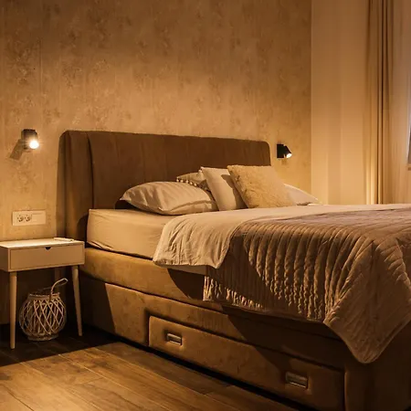 New Luxury Colorful With 60sqm Heated Pool, Jacuzzi, Sauna, 6 Bedrooms