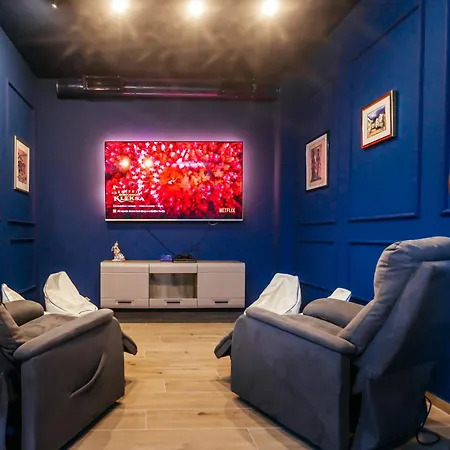 New Luxury Colorful With 60sqm Heated Pool, Jacuzzi, Sauna, 6 Bedrooms *