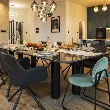 New Luxury Colorful With 60sqm Heated Pool, Jacuzzi, Sauna, 6 Bedrooms * Zmijavci