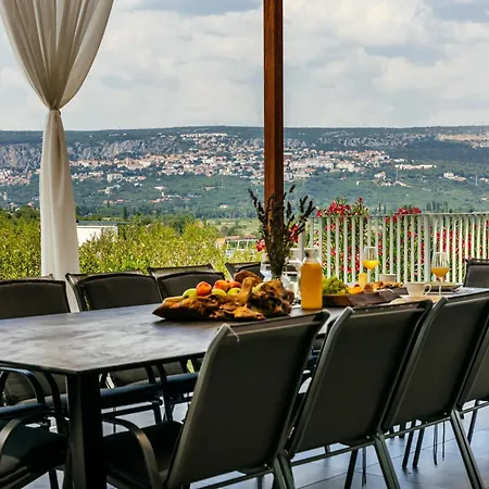 New Luxury Colorful With 60sqm Heated Pool, Jacuzzi, Sauna, 6 Bedrooms Zmijavci