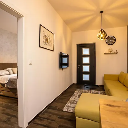New Luxury Colorful With 60sqm Heated Pool, Jacuzzi, Sauna, 6 Bedrooms