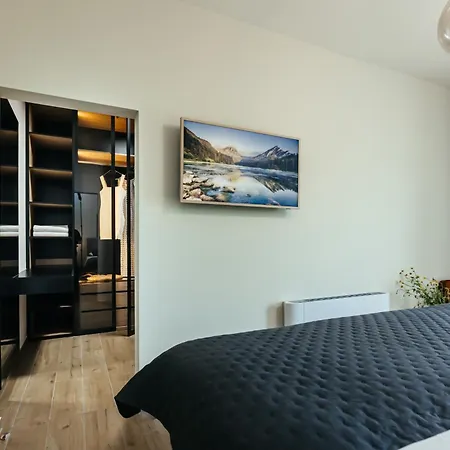 Villa New Luxury Colorful With 60sqm Heated Pool, Jacuzzi, Sauna, 6 Bedrooms Zmijavci