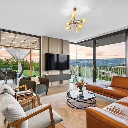 New Luxury Colorful With 60sqm Heated Pool, Jacuzzi, Sauna, 6 Bedrooms Villa *